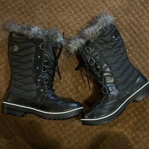 Sorel 7.5 winter snow boot. Waterproof. Never Worn.